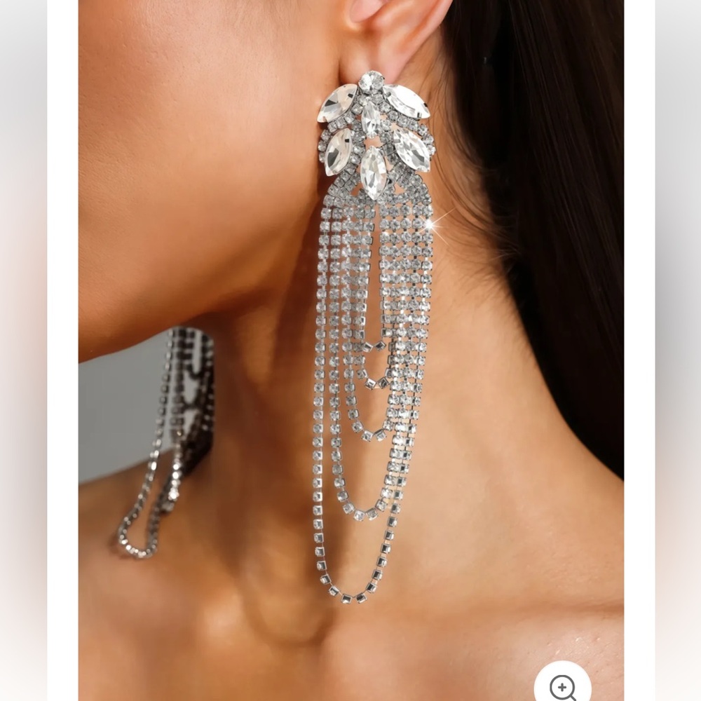 Elegant Silver Crystal Drop Earrings